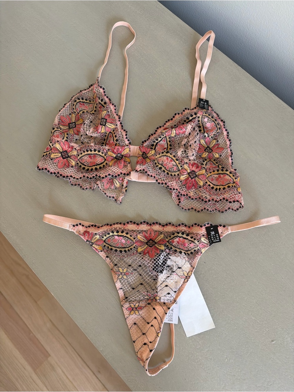Etam Lace Set Size Small NWT